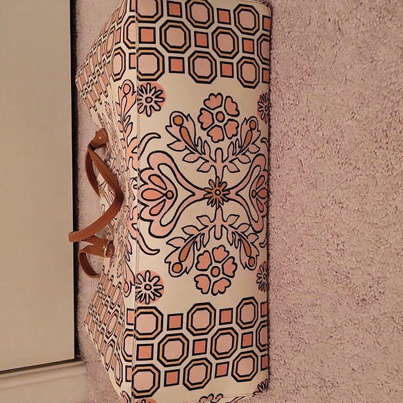 Tory Burch Hicks Garden Print Large Tote - Picture 8 of 8